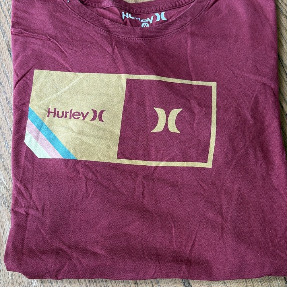Hurley Maroon Short-Sleeve Tee with Gold Graphic